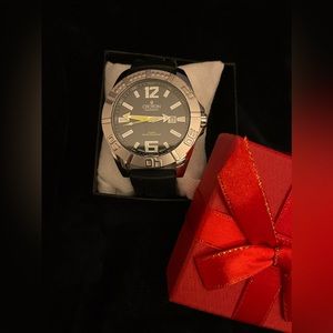 Croton Aquamatic Men's Watch Stainless Steel Case Black Dial & Rubber Strap.